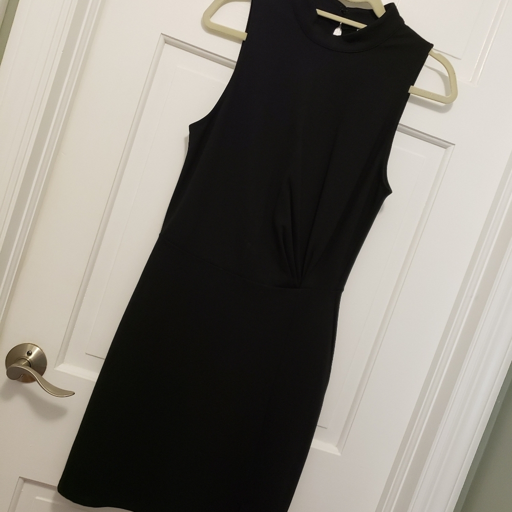 Evereve Black Sleeveless Mock Neck Sheath Dress - Picture 10 of 14